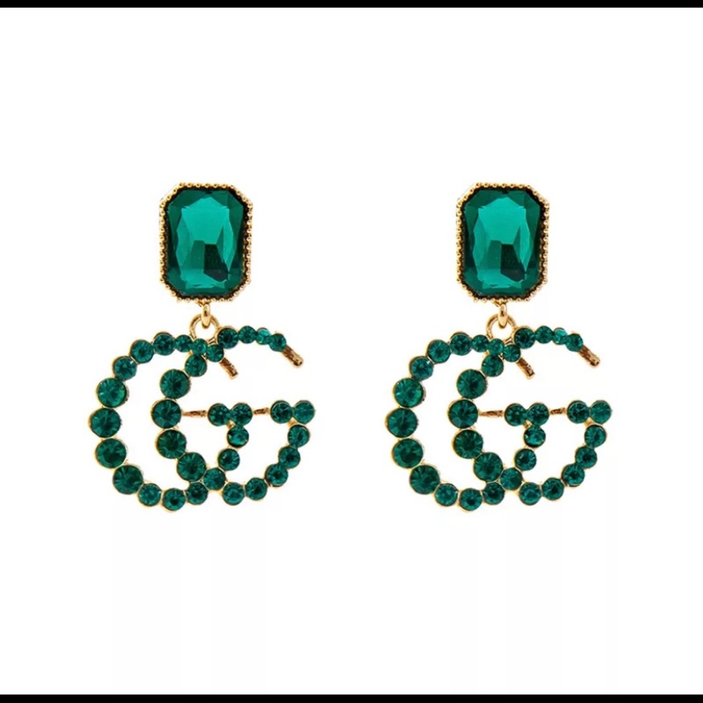 Women’s fashion earrings